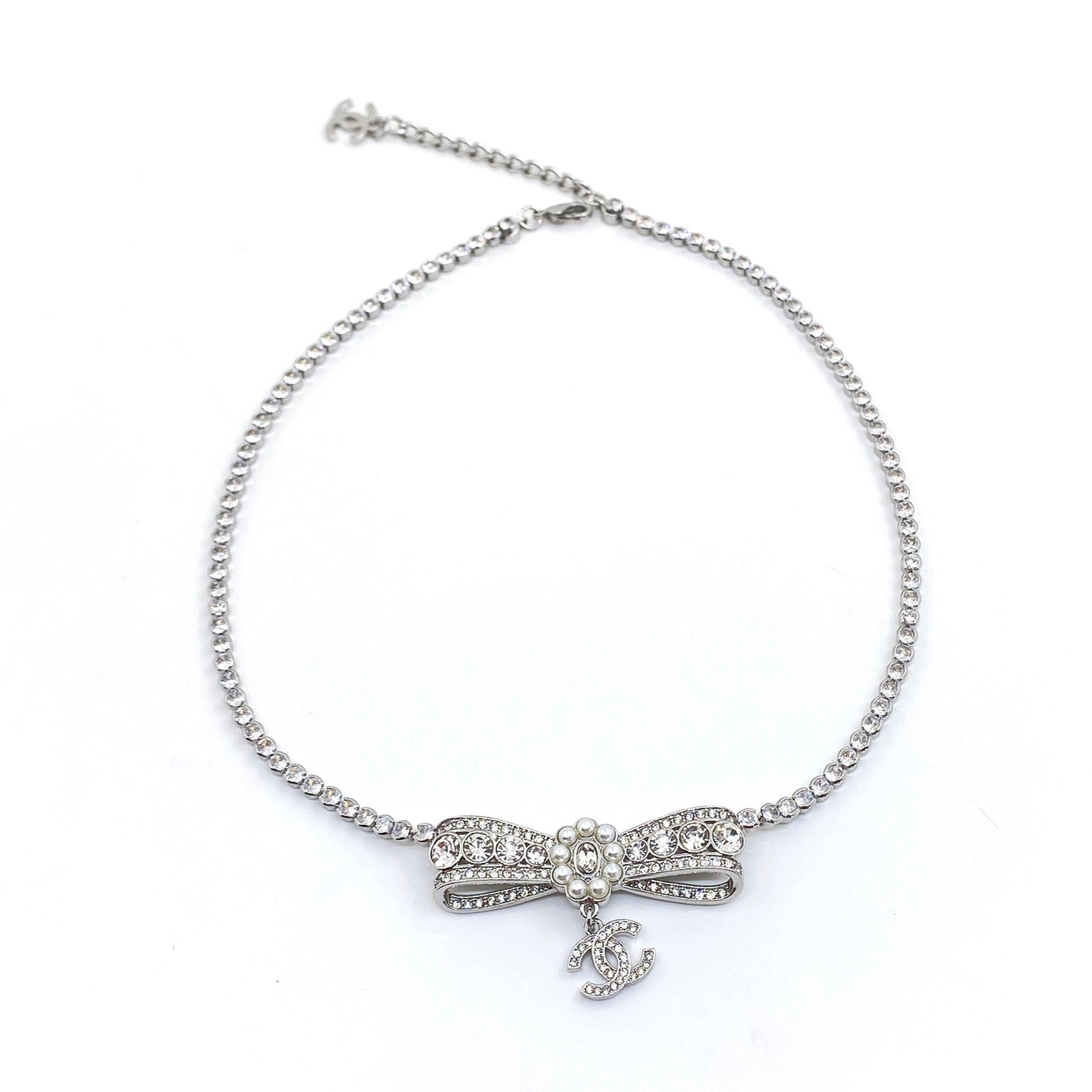 18K  Chanel Diamonds Bow Tie Necklace